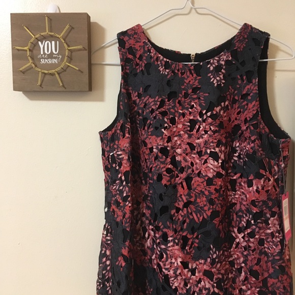 NWT VINCE CAMUTO Floral Lace Black Dress Sz 2 - Picture 5 of 8